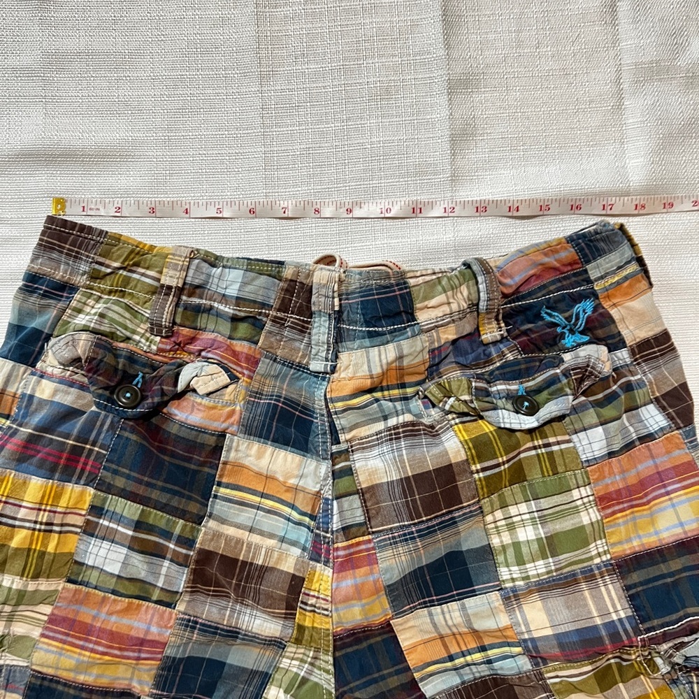 American Eagle Outfitters Vintage Colorful Plaid Cargo Multi-Pocket Shorts Sz 38 - Picture 9 of 11